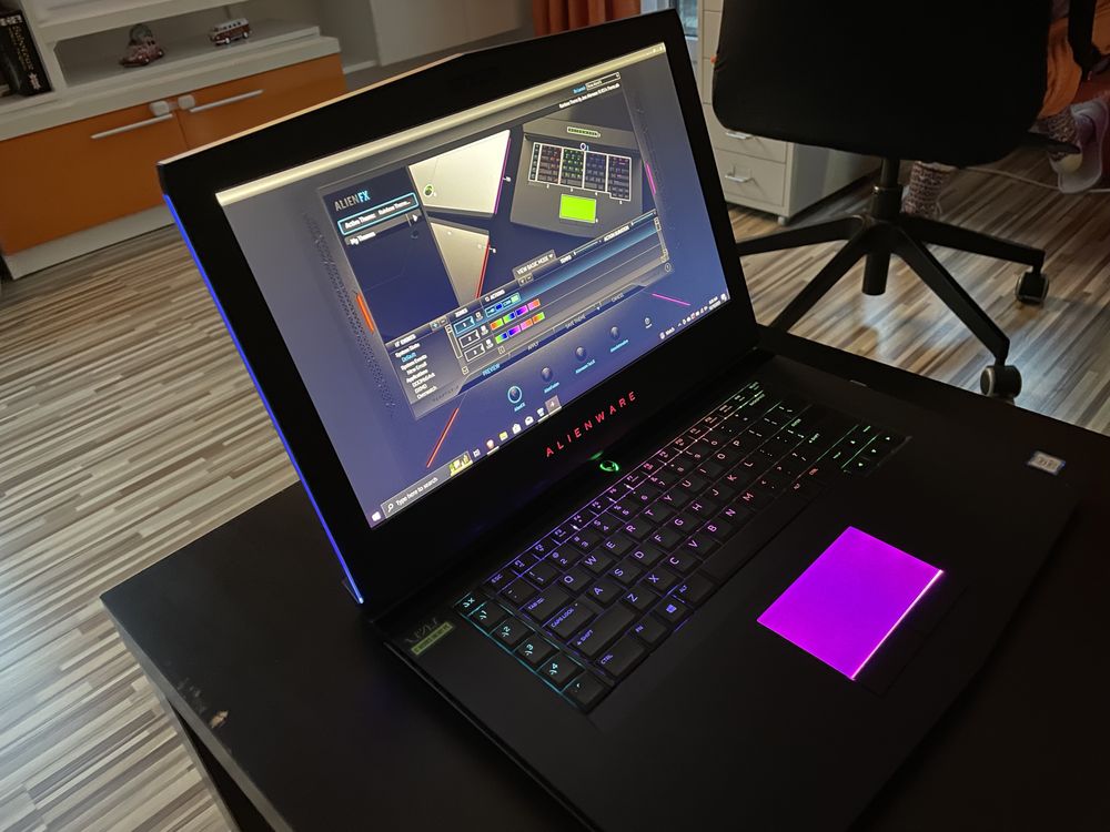 Laptop gaming DELL Alienware 15R3 - Nvidia GTX 1070 | Intel i7-7700HQ