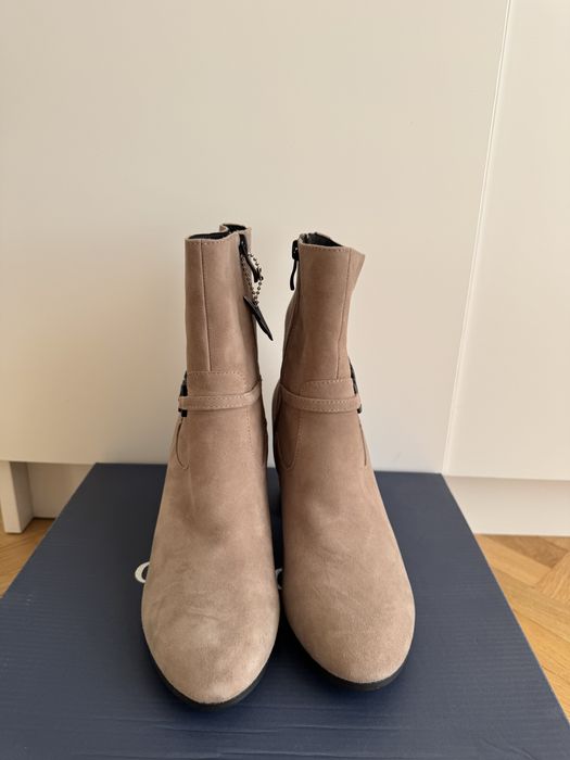 Botine cu toc marime 38 piele intoarsa noi