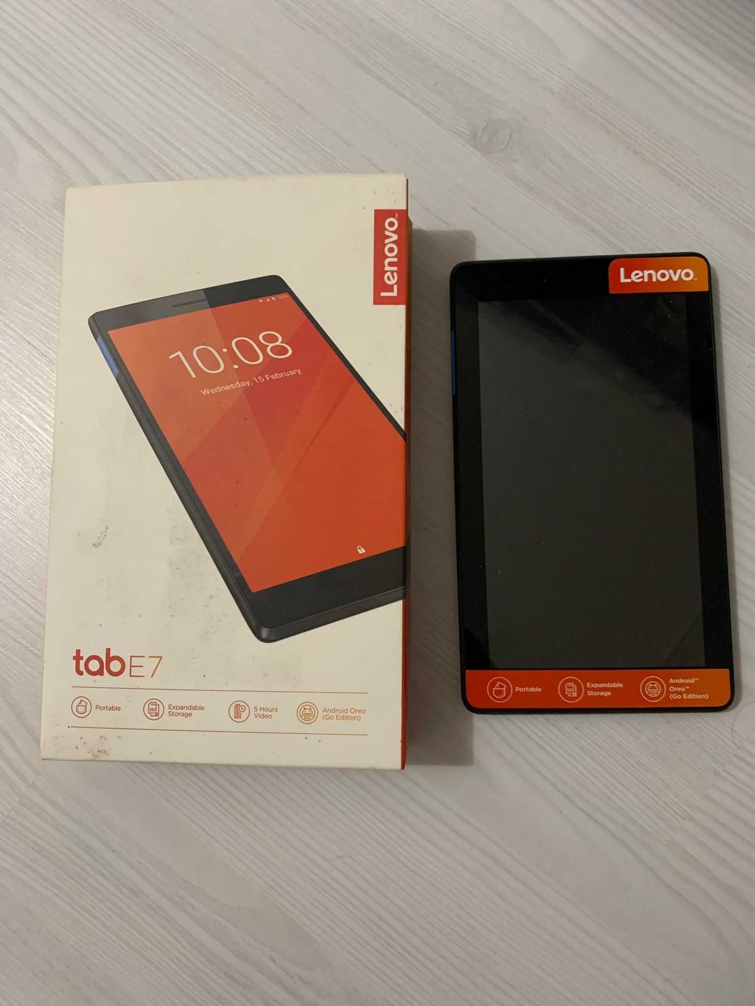 Tableta TAB E7 Lenovo si Utok D1000