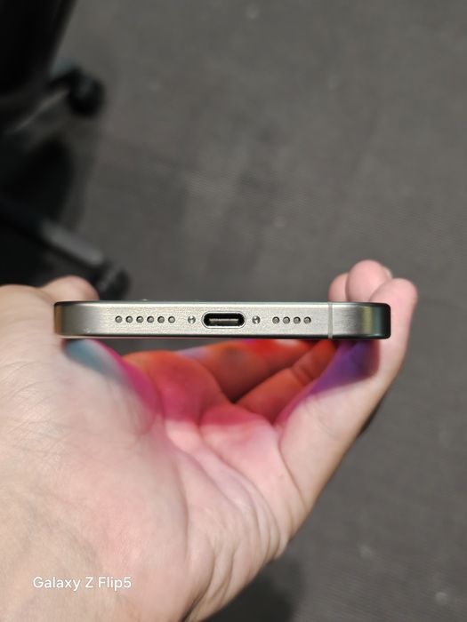 Apple iPhone 15 Pro Max 900$