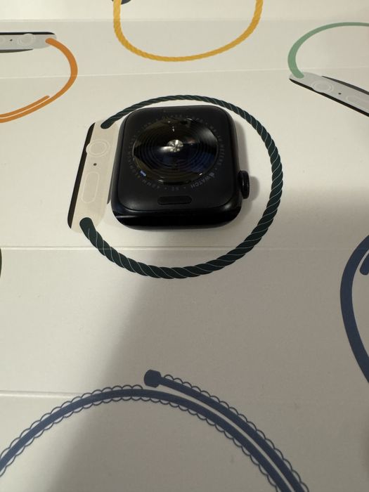 Apple Watch SE (2nd Gen) 40mm Midnight Aluminium GPS