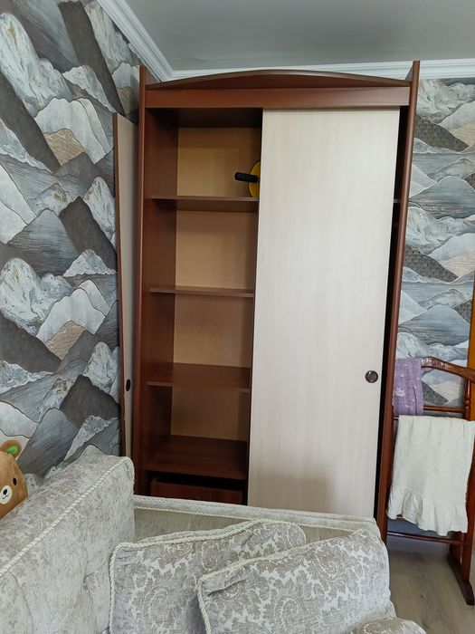 Продам шифоньер б/у в хорошем состоянии