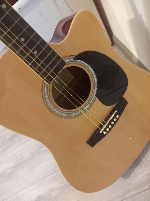 Chitară de vânzare