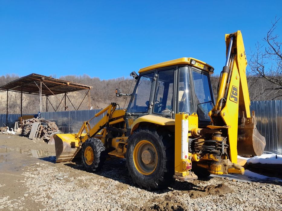 Închiriez excavator , buldoexcavator, camion , excavator mare Focsani