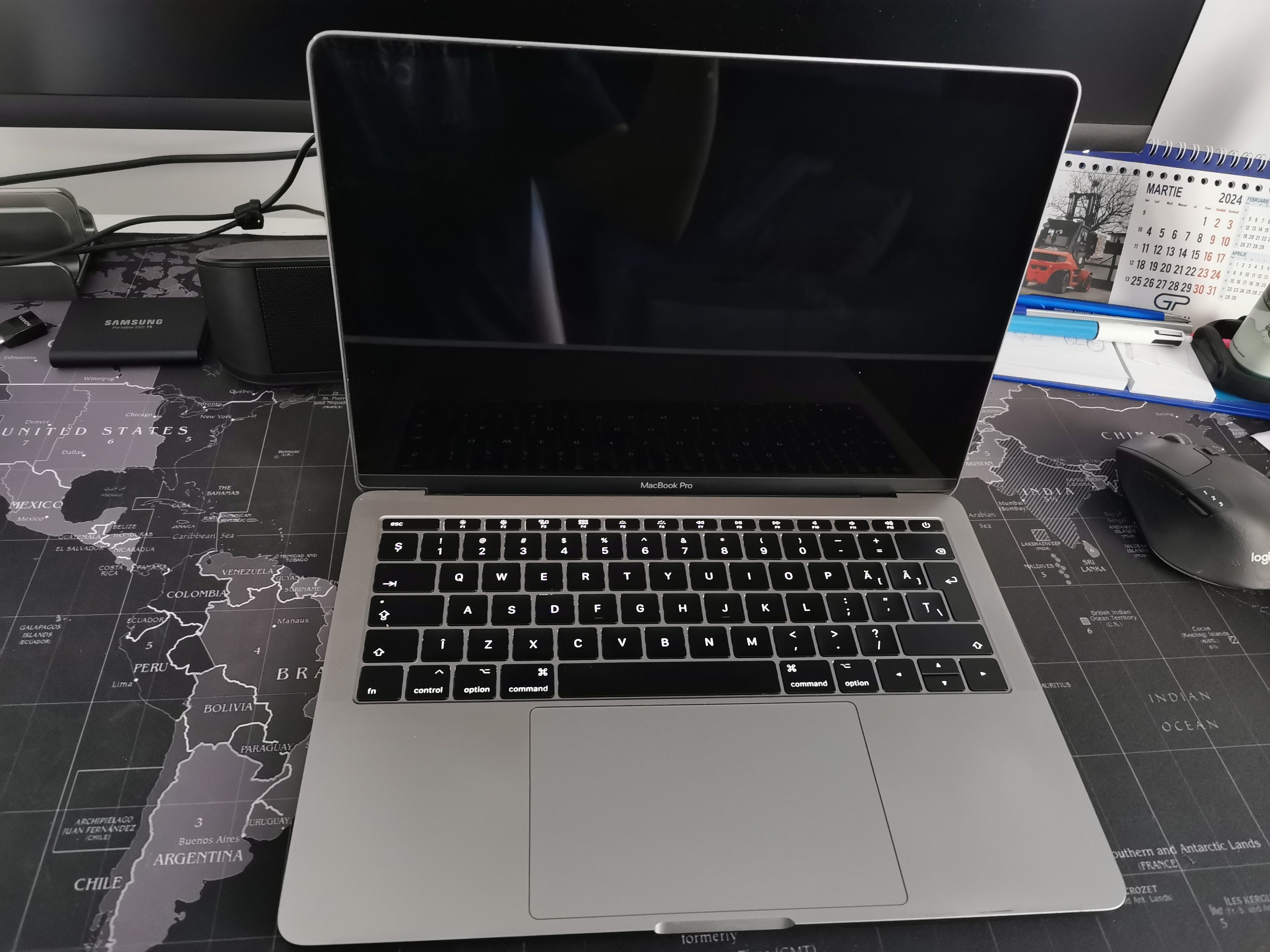 Macbook pro 2017 13" i5 intel 640 8gb ram 128 gb non-touchbar la cutie