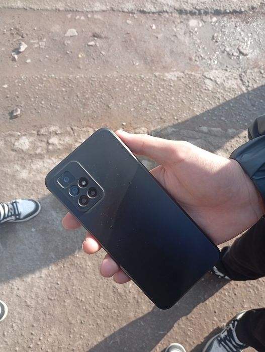 Redmi 10 2022 holati ideal. Aybi umuman yo'q. Usta ko'rmagan.