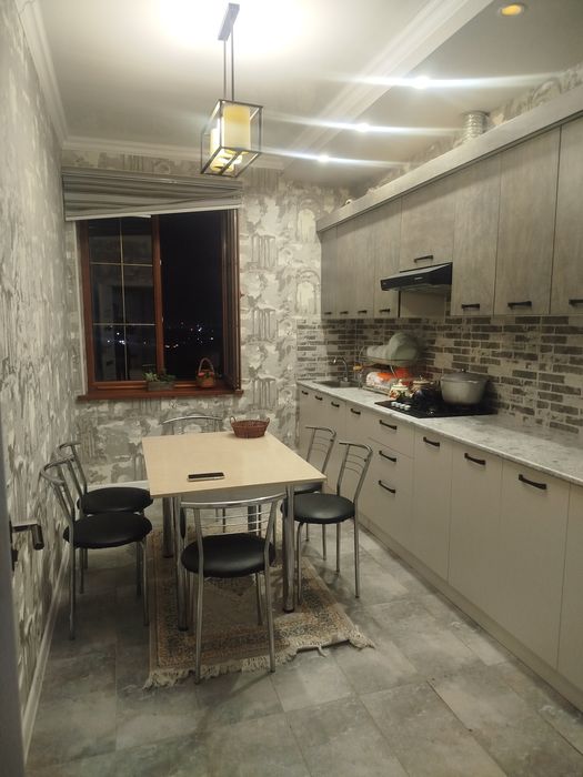 Ijaraga kvartira beriladi Vagzal uz gazoyil 3 xona 7 etaj lifit bor