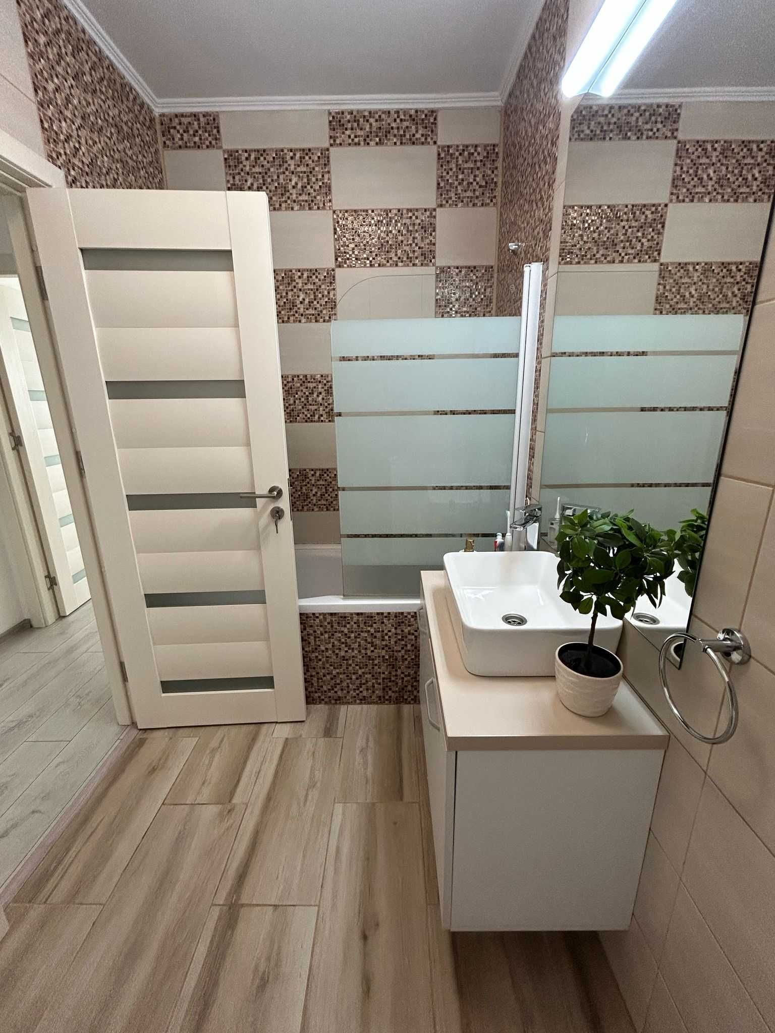 Apartament 3 camere- de vanzare-cartier Tudor