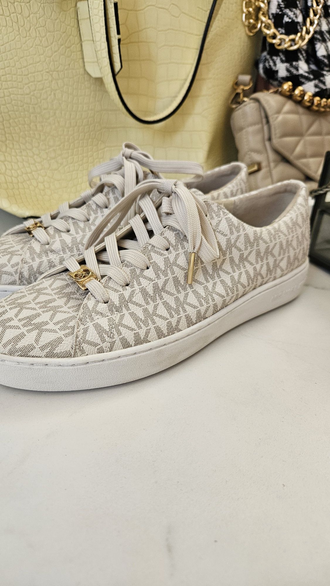 Нови Michael Kors оригинални дамски кецове