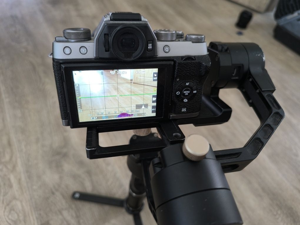 Комплект фотоаппарат и стабилизатор Fujifilm X-T100 + стедикам Zhiyun