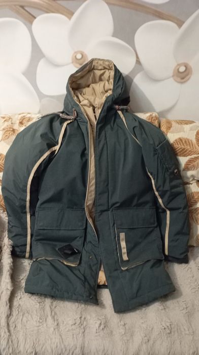 Продам зимнюю куртку подростковую