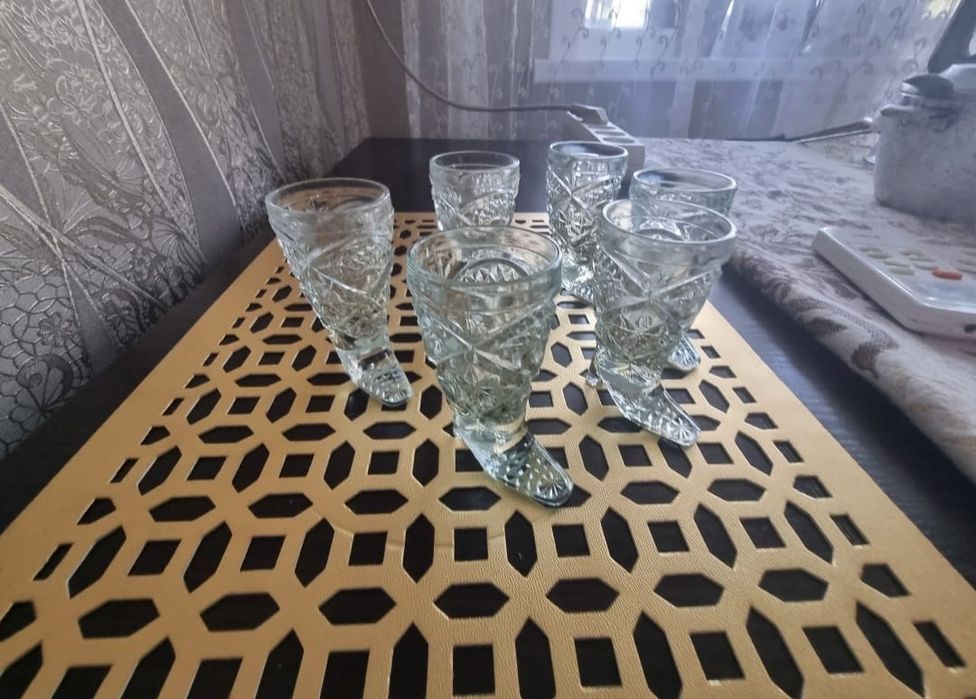 Продам б.у. набор рюмок - сапожок. УЮТ