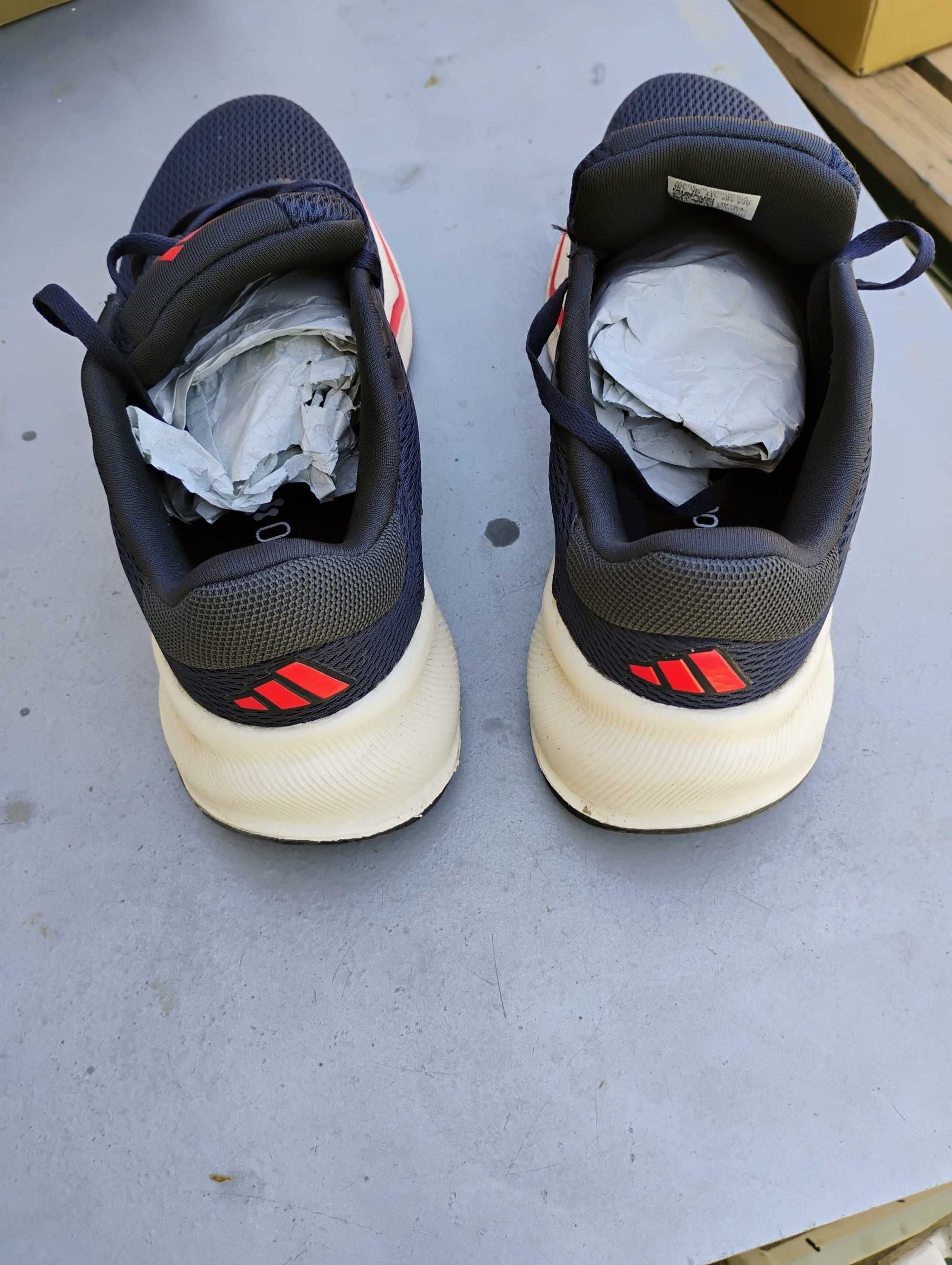 Маратонки за бягане Adidas Response 44 2/3
