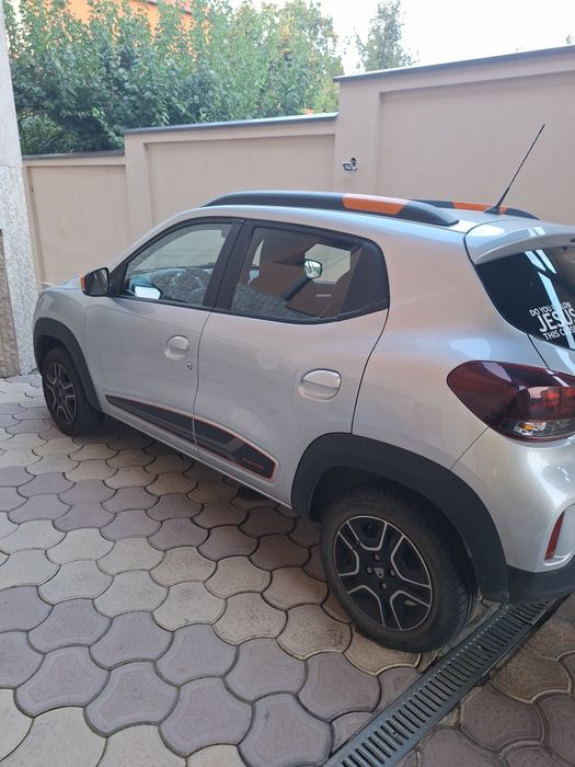 Vând Dacia Spring comfort plus