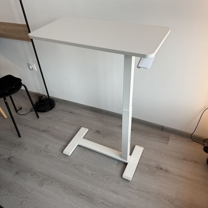 IKEA Мини Бюро с Регулируема Височина