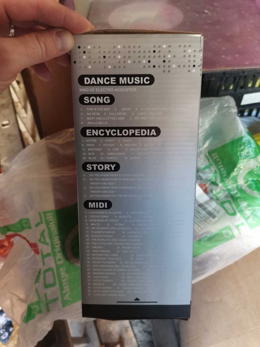 Robot jucarie cu telecomanda NOU, in cutie sigilat