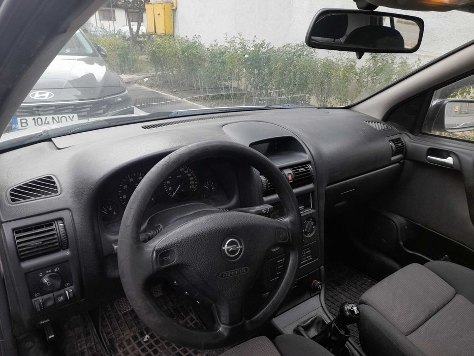 Vand autoturism Opel astra 1,6 benzina 2004