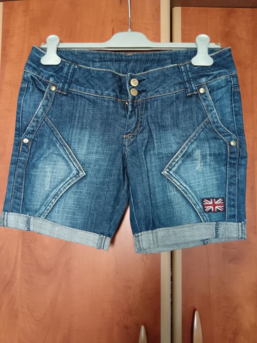 Vând Blugi Scurți Blu Collection Mărimea 31