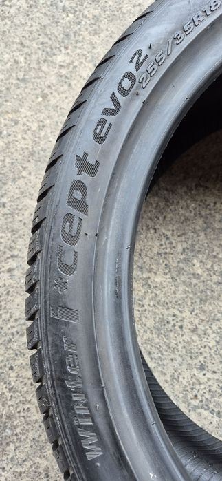 4 anvelope iarna Hankook,fata 225/40/18,spate 255/35/18.Pret/bucata