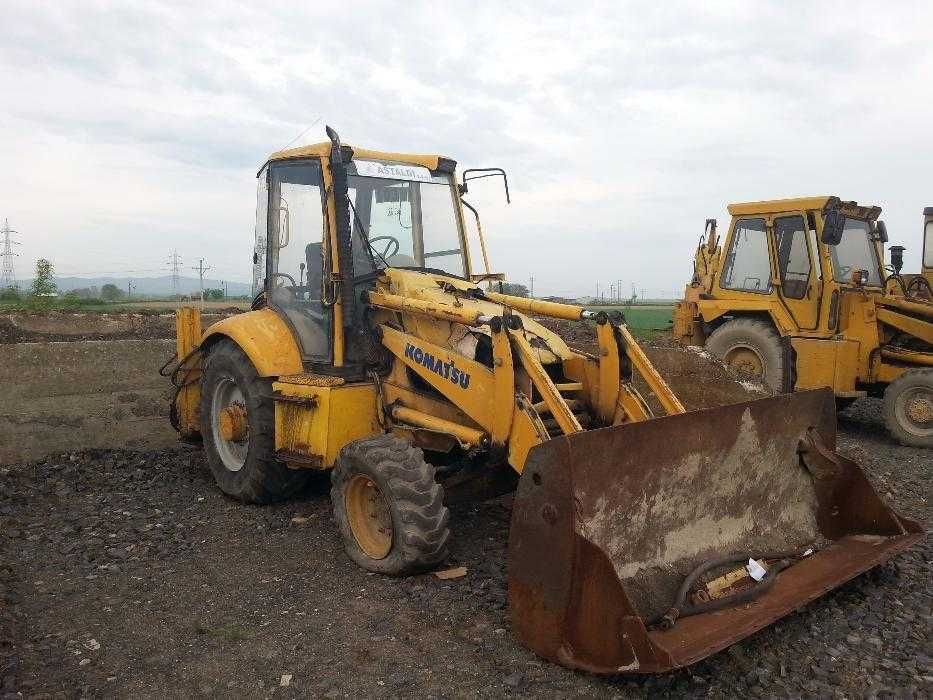 Dezmembram  buldoexcavator  KOMATSU  WB 93 R-2