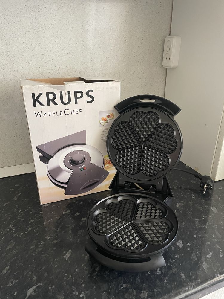 продам вафельницу krups