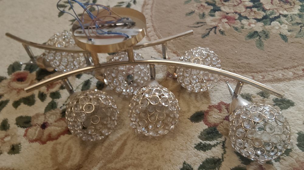 Люстра, в хорошем состоянии