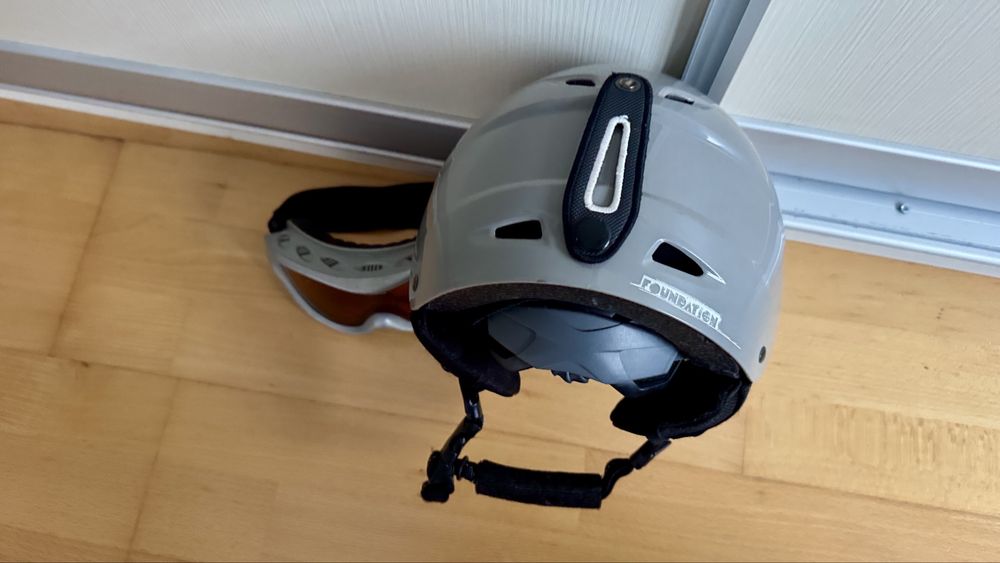 Casca ski snowboard Giro 49 52 cm reglabila cu ochelari copii juniori