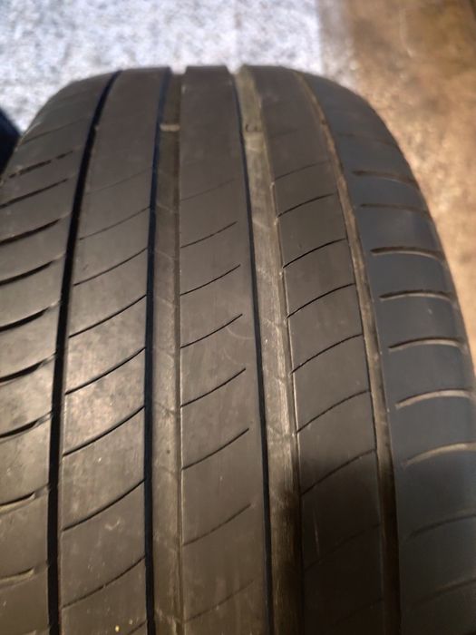 Две гуми Michelin 215/55/16 за 35