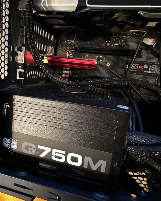 Настолен Компютър 2017г EVGA GTX 1070 8GB 256 bit Intel I7-7700 3.6Ghz