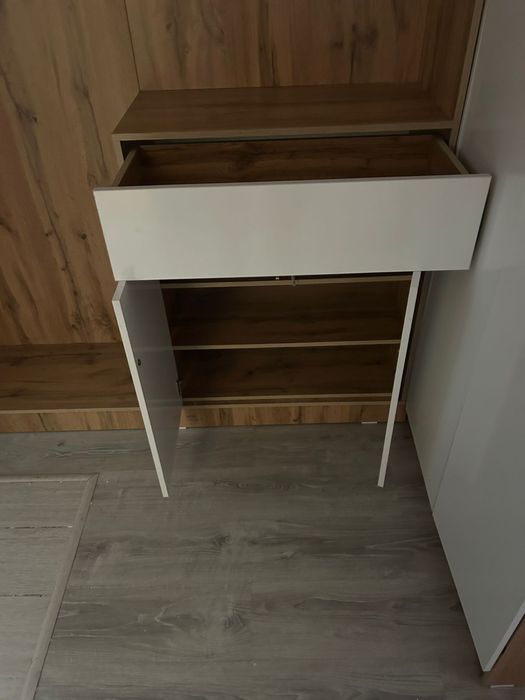 Шкафы в прихожую и ванну