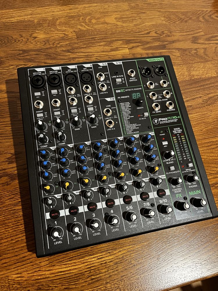 Mixer profesional ProFX 10v3 ca nou