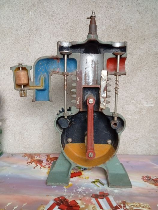 Учебени Макети Модели на Двигател в Разрез 2 броя