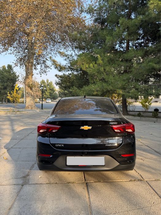 Onix premier sotiladi