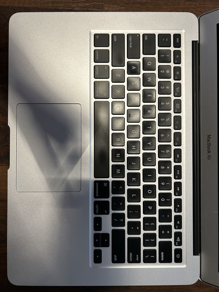 Vand/Schimb/Dezmembrez Macbook Air 2013 defect