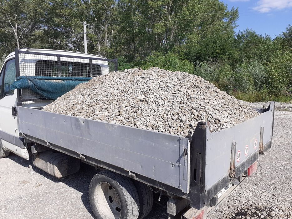 Nisip natural.Piatra,Balastru, Nisip fin,Piatra concasată