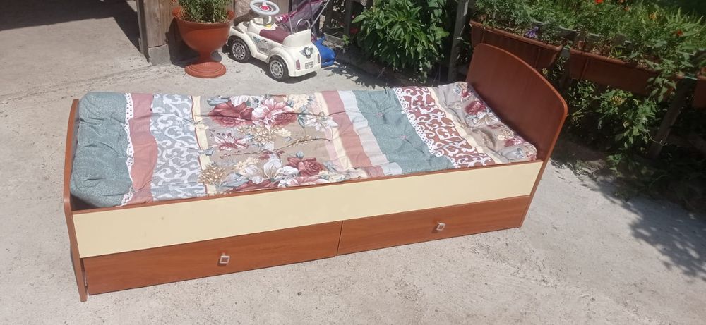 Продам детскую кроватку