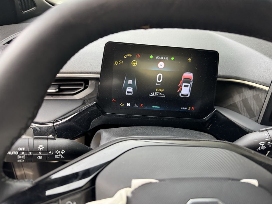 MG 3 Hybrid avariat fabricatie 2025 doar 4000km