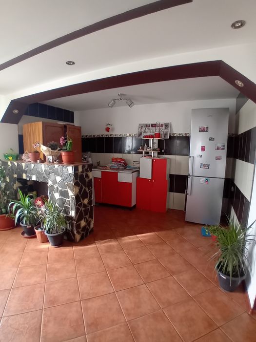 Casă de vânzare!
