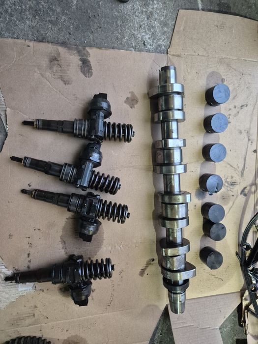 Ax cu came și tăcheti și injectoare