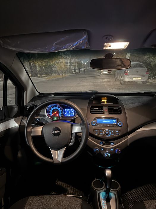 Spark sotiladi 4 poz full