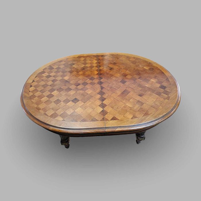 Трапезна дъбова маса с интарзия и фини метални орнаменти