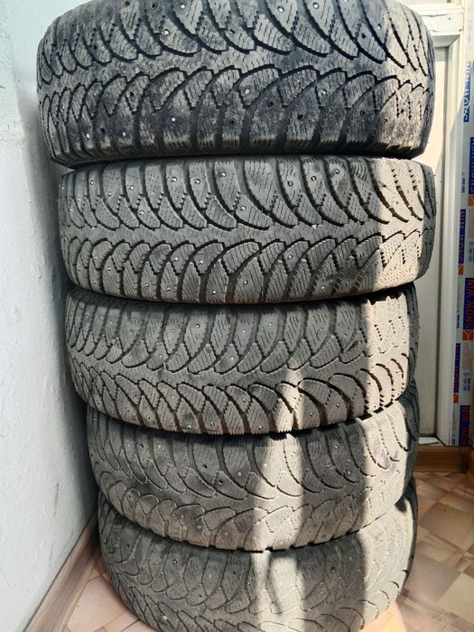 Продам Зимние шины 5шт