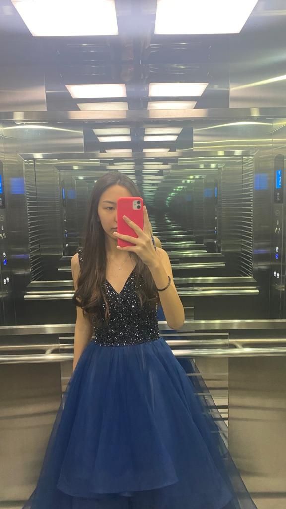 Платье вечернее, цвет темно синий, размер с 42 до 50, сзади корсетом