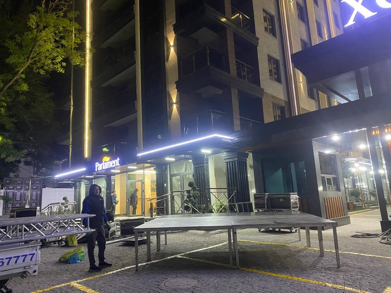 Led Ekran Manitor Podium Saxna