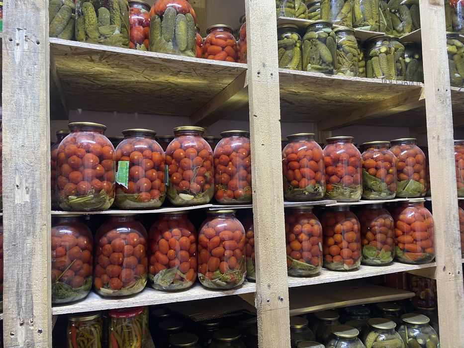Маринованные огурцы, помидоры