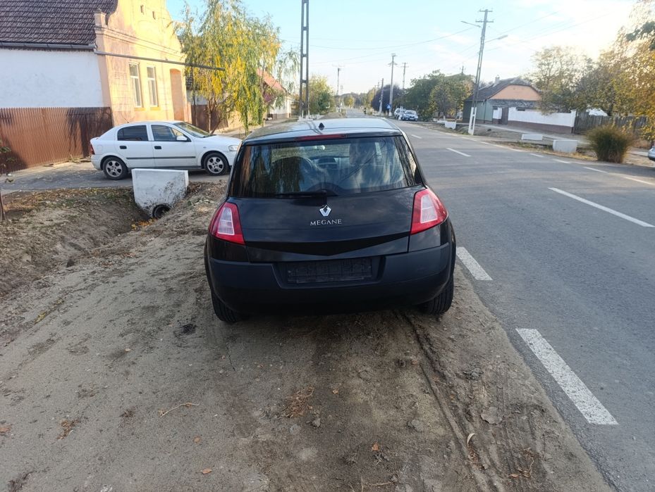 Dezmembrez Renault Megane 2 Benzina 1.6