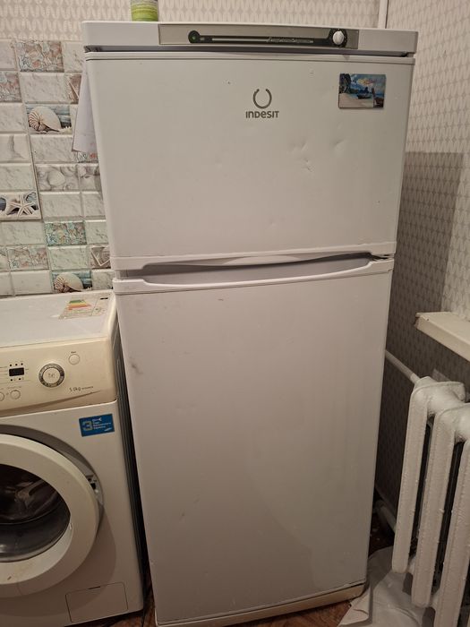 Продам холодильник