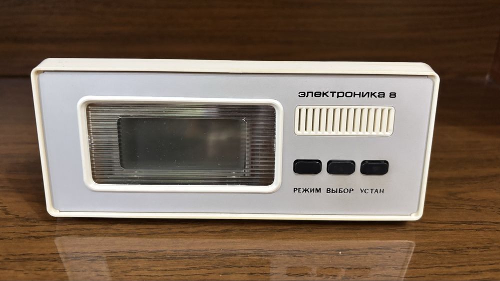 Часы электронные встраиваемые, новые, 1991 г