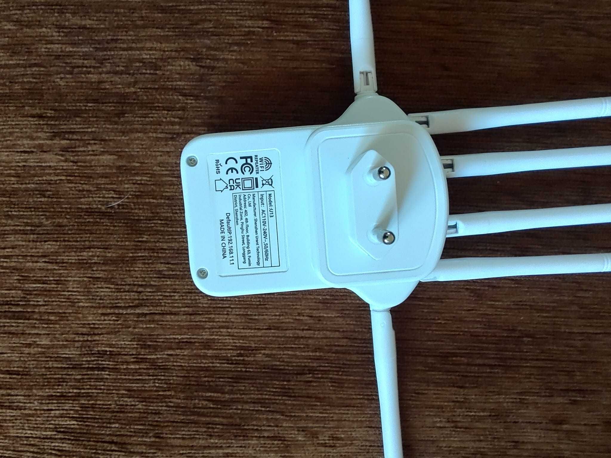 Amplificator semnal Wireless WI-Fi ,frecventa 2.4G, WAN, LAN, mod. U13