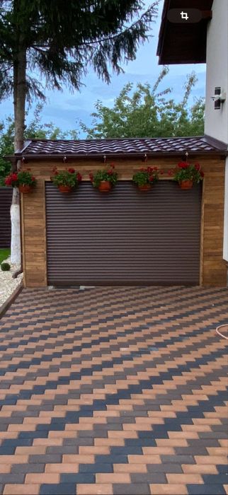 Vand garaj dezmembrat